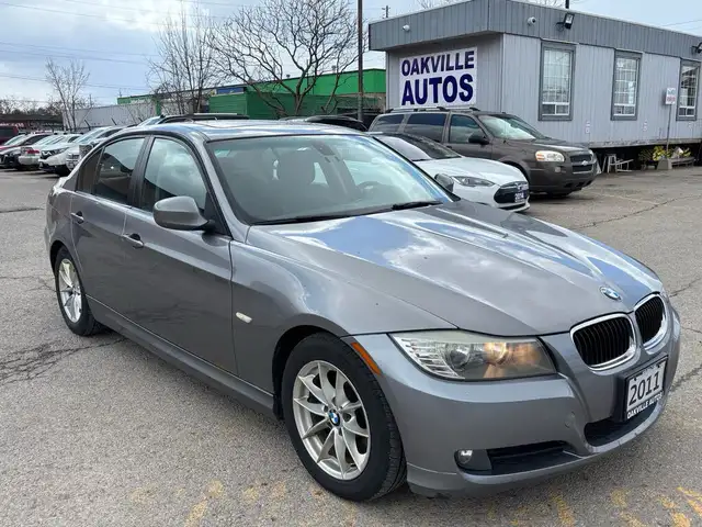 BMW 323i - Photo 6