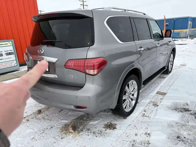 Infiniti QX56 - Photo 5