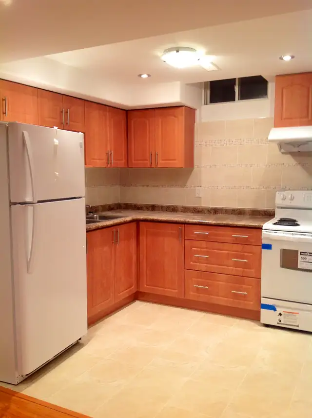 Markham & Steeles Rd Beautiful 1bdr Basement Apt with parking - Photo 3