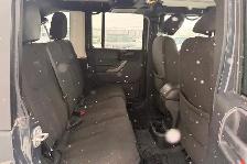 2017 Jeep Wrangler Unlimited 4WD - No Reported Accidents - Photo 14