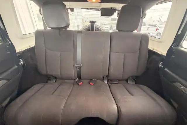 2017 Jeep Wrangler Unlimited 4WD - No Reported Accidents - Photo 15