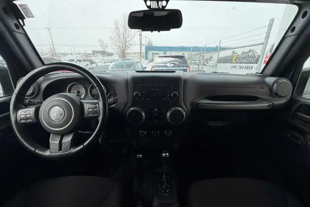 2017 Jeep Wrangler Unlimited 4WD - No Reported Accidents - Photo 16