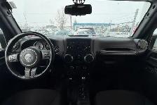 2017 Jeep Wrangler Unlimited 4WD - No Reported Accidents - Photo 16