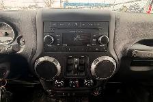 2017 Jeep Wrangler Unlimited 4WD - No Reported Accidents - Photo 19