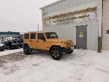 2013 Jeep Wrangler Unlimited Sahara 4WD - No Reported Accidents - Photo 3