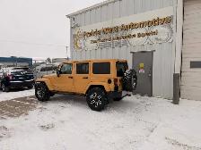 2013 Jeep Wrangler Unlimited Sahara 4WD - No Reported Accidents - Photo 7