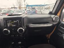 2013 Jeep Wrangler Unlimited Sahara 4WD - No Reported Accidents - Photo 18