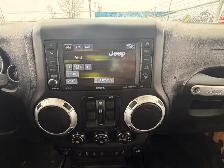 2013 Jeep Wrangler Unlimited Sahara 4WD - No Reported Accidents - Photo 19