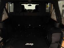 2013 Jeep Wrangler Unlimited Sahara 4WD - No Reported Accidents - Photo 21