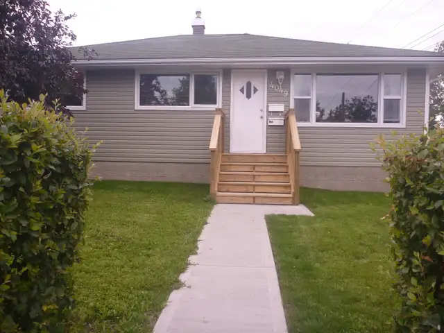 MOUNTVIEW 2BDR LOWER SUITE  MAY 1ST