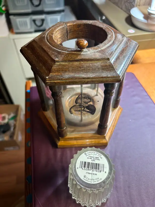 DUCKS UNLIMITED COLLECTABLE CANDLE HOLDER OAK LANTREN