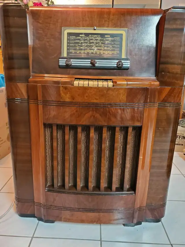 vintage working radio