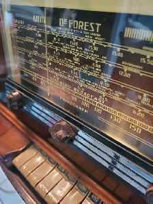 vintage working radio - Photo 4