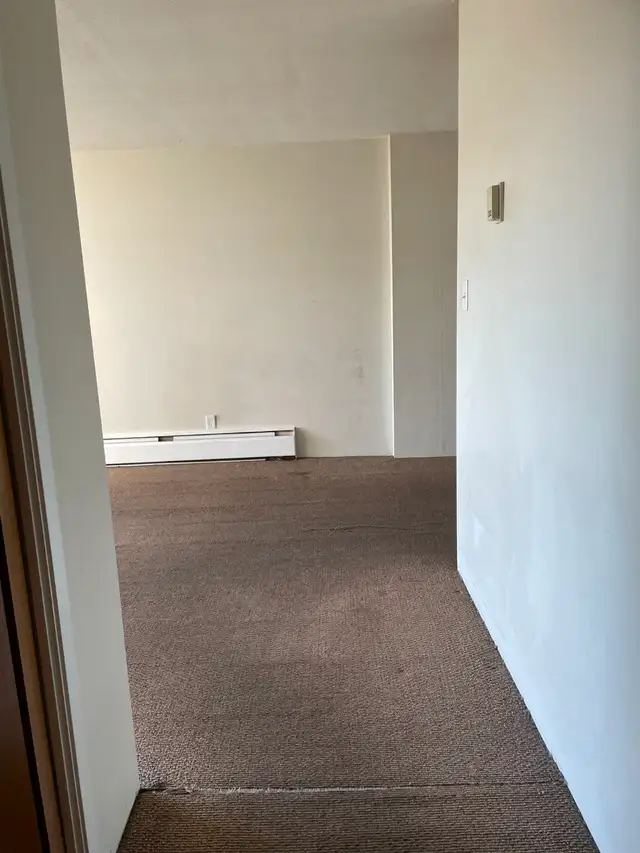 2 BHK near Metrotown - Photo 6