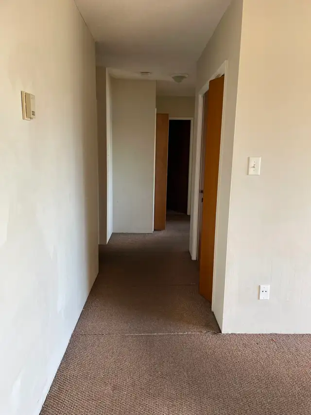 2 BHK near Metrotown - Photo 11