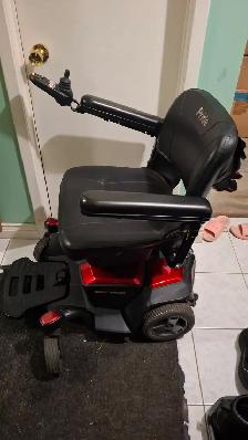 Power wheelchair Pride Go ( new Batteries)