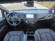 CHRYSLER GRAND CARAVAN SXT 2025 - Photo 9