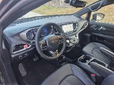 CHRYSLER GRAND CARAVAN SXT 2025 - Photo 10