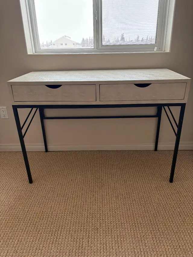 CHEAP move out sale  Desk, chairs, end table, coffee table - Photo 9