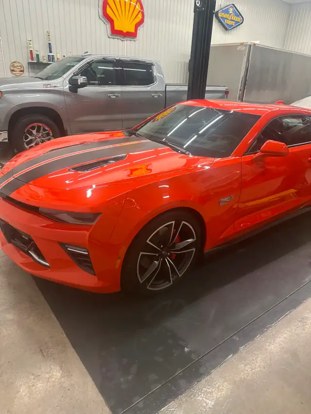 2018 Camaro SS Hot Wheels Edition