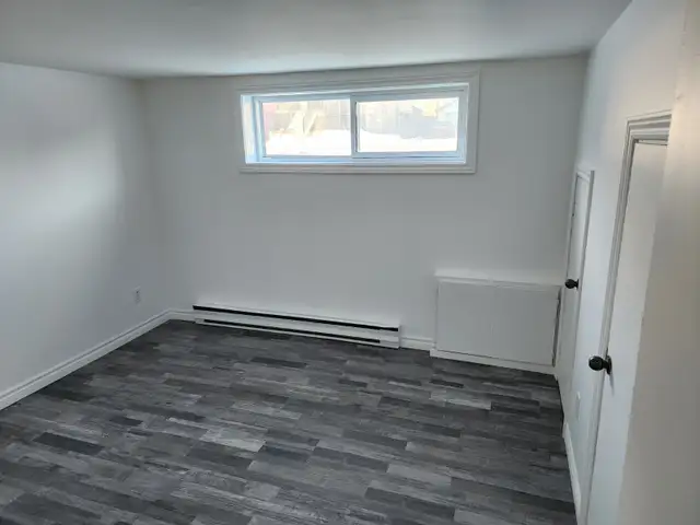 Grand beau 3 1/2 au sous-sol d’un sixplex à louer. - Photo 5