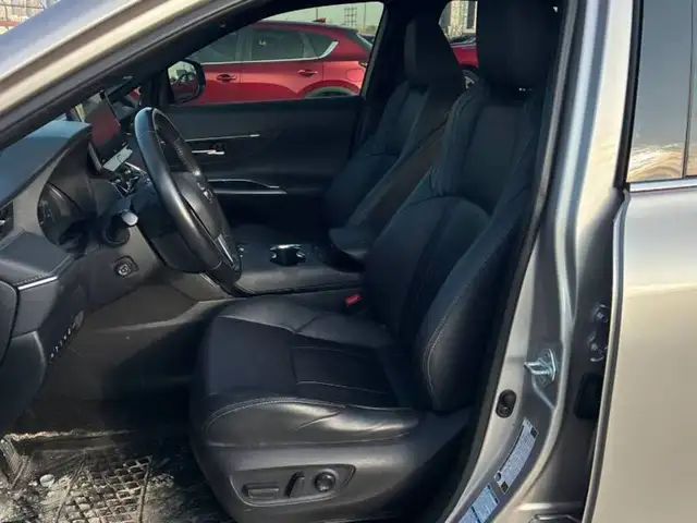 2021 Toyota Venza Toyota Warranty l Limited l Hybrid l AWD l 1 O - Photo 19