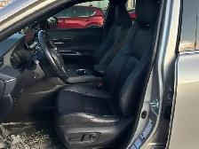 2021 Toyota Venza Toyota Warranty l Limited l Hybrid l AWD l 1 O - Photo 19