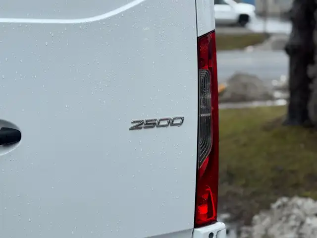2025 Mercedes-Benz Sprinter 2500 Extended - Photo 8