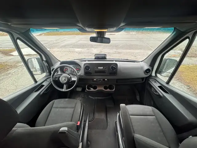 2025 Mercedes-Benz Sprinter 2500 Extended - Photo 13