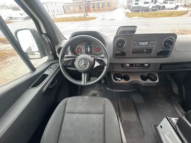 2025 Mercedes-Benz Sprinter 2500 Extended - Photo 14