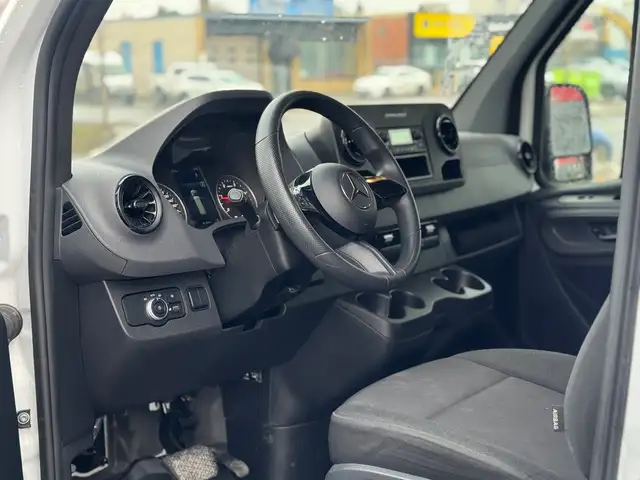 2025 Mercedes-Benz Sprinter 2500 Extended - Photo 31