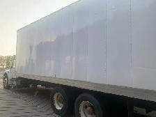 2015 freight liner fm2 106 tandem 26"box - Photo 6