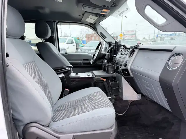 2014 Ford F-350 - Photo 16