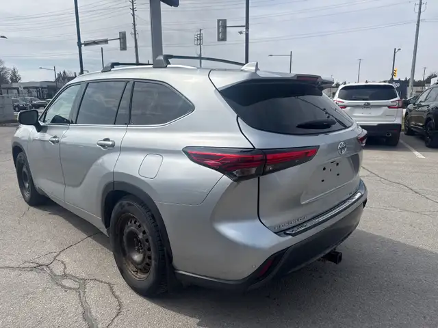 2021 Toyota Highlander Limited JUST LANDED! - Photo 8