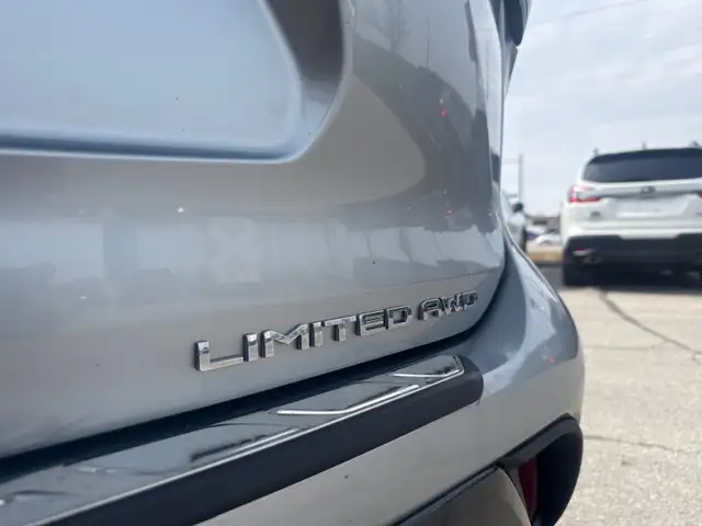 2021 Toyota Highlander Limited JUST LANDED! - Photo 12