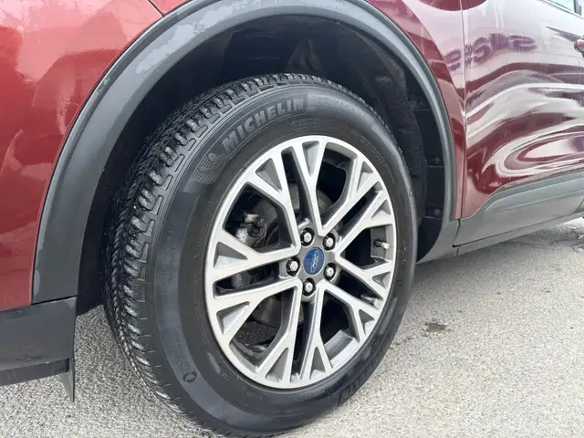 2021 Ford Escape SEL SEL AWD, Leather, Pano Roof! - Photo 6