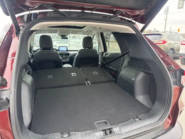 2021 Ford Escape SEL SEL AWD, Leather, Pano Roof! - Photo 13