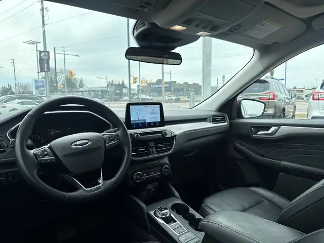 2021 Ford Escape SEL SEL AWD, Leather, Pano Roof! - Photo 15