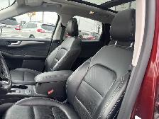 2021 Ford Escape SEL SEL AWD, Leather, Pano Roof! - Photo 17