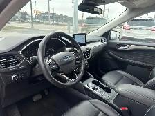 2021 Ford Escape SEL SEL AWD, Leather, Pano Roof! - Photo 18