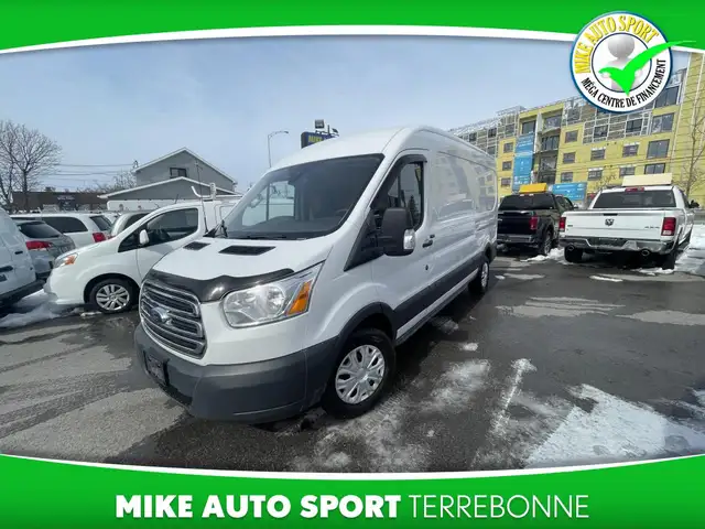 Ford Transit fourgon utilitaire T-250 toit moyen 148 po PNBV de