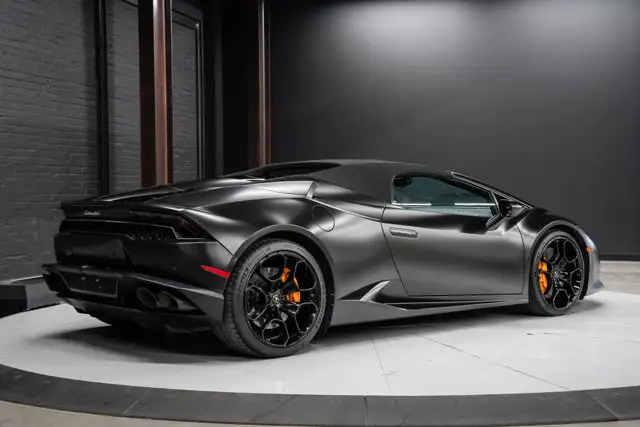 2016 Lamborghini Huracan LP 610-4 Spyder | Matte Black Wrap - Photo 21
