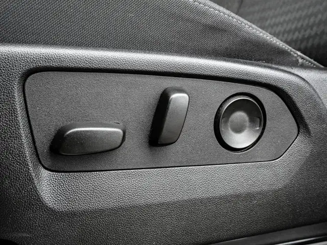 2025 Chevrolet Silverado 1500 LT 5.3L - Photo 17