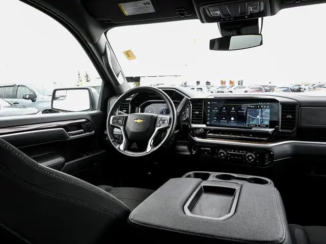 2025 Chevrolet Silverado 1500 LT 5.3L - Photo 29