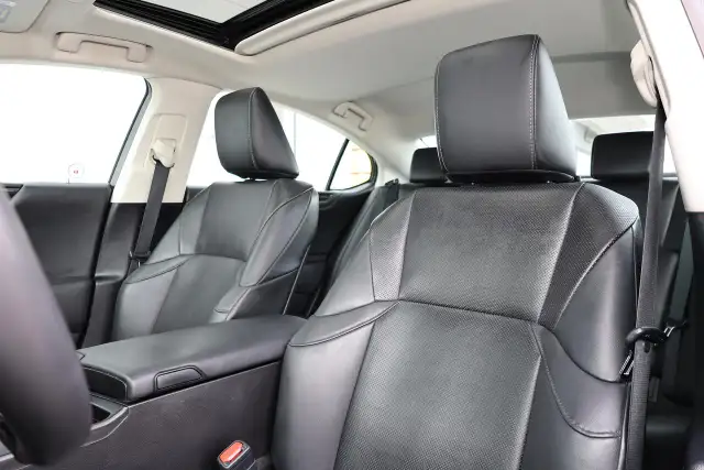 2021 Lexus ES ES250 AWD - LEATHER|SUNROOF|CAMERA|LANE ASSIST - Photo 9