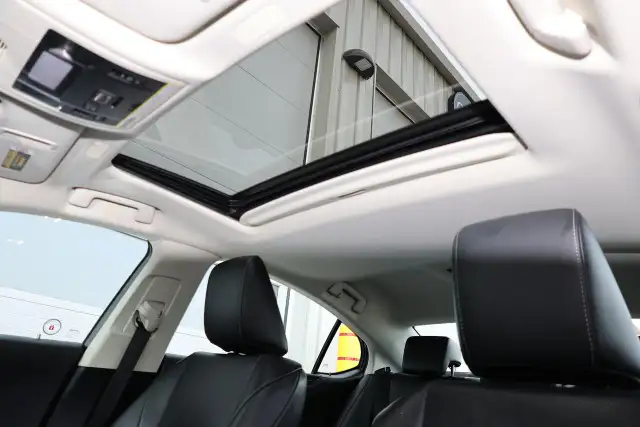 2021 Lexus ES ES250 AWD - LEATHER|SUNROOF|CAMERA|LANE ASSIST - Photo 10