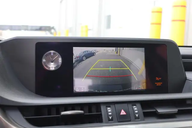 2021 Lexus ES ES250 AWD - LEATHER|SUNROOF|CAMERA|LANE ASSIST - Photo 17