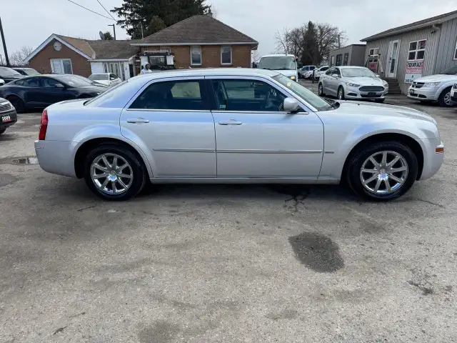 2009 Chrysler 300 Touring, NO ACCIDENTS, ONLY 101KMS, CERTIFIED - Photo 6