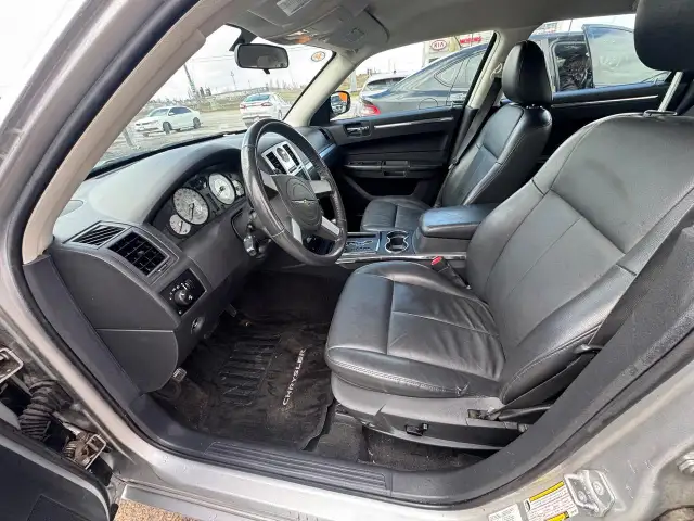 2009 Chrysler 300 Touring, NO ACCIDENTS, ONLY 101KMS, CERTIFIED - Photo 8