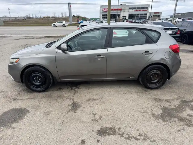 2012 Kia Forte5 LX, WELL MAINTAINED, 185KMS, CERTIFIED - Photo 2